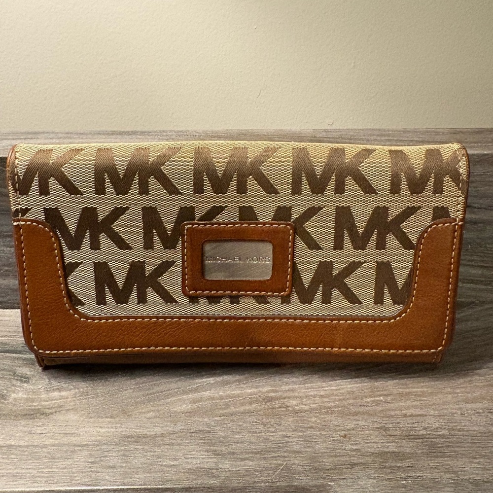 Michael Kors wallet